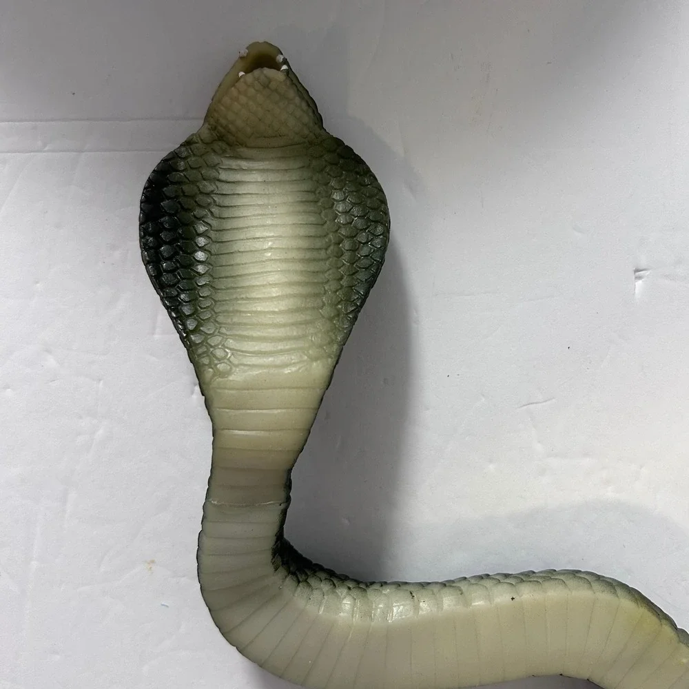 Realistic Rubber King Cobra Snake Toy 38 Inch Halloween Prop Garden Deterrent